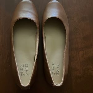 Naturalizer flats